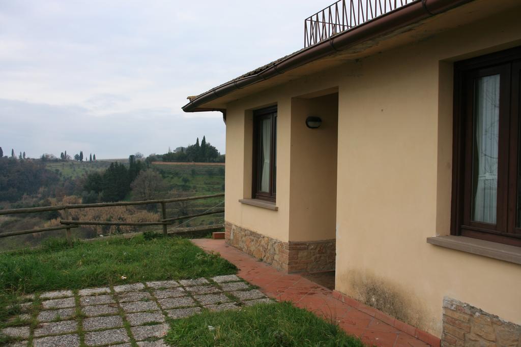 Virginio Castelfalfi Countryside Монтайоне Номер фото